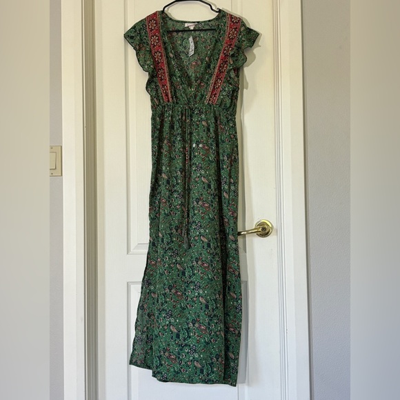 Boemo Green Boho Floral Maxi Dress NWT Size M Ruffle Sleeve - Picture 5 of 5